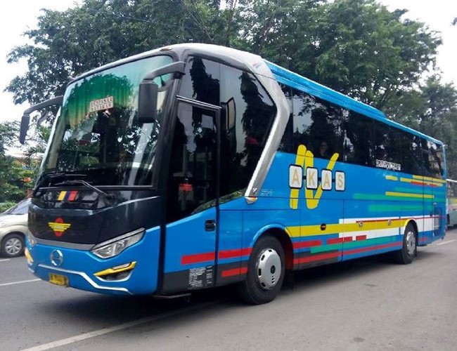 AKAS IV Bus Surabaya Bali - Photo by X