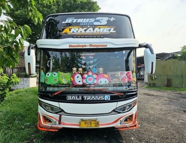 Bali Trans Bus Surabaya Bali - Photo by RedBus