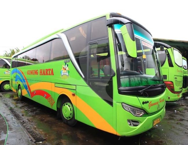 Gunung Harta Bus Surabaya Bali - Photo by Traveloka