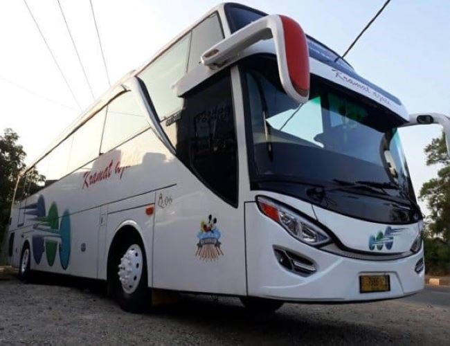 Kramat Djati Bus Surabaya Solo - Photo by Wikipedia