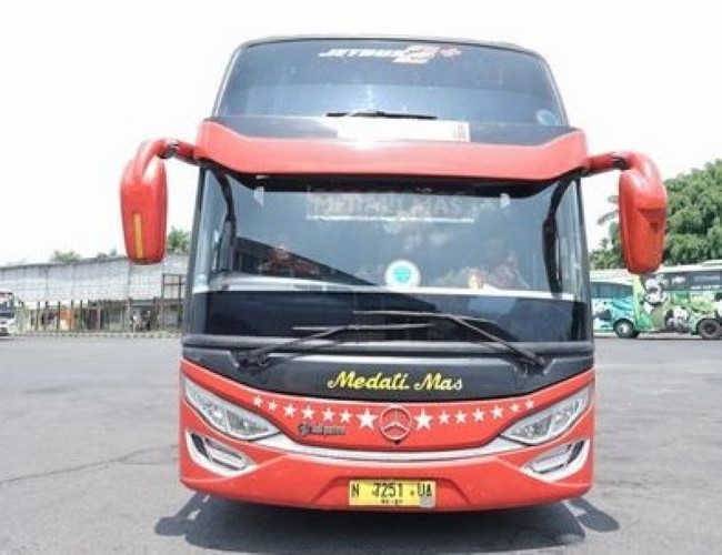 Medali Mas Bus Surabaya Semarang - Photo by RedBus