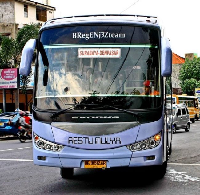 Restu Mulya Bus Surabaya Bali - Photo by Flickr Adit Prahera