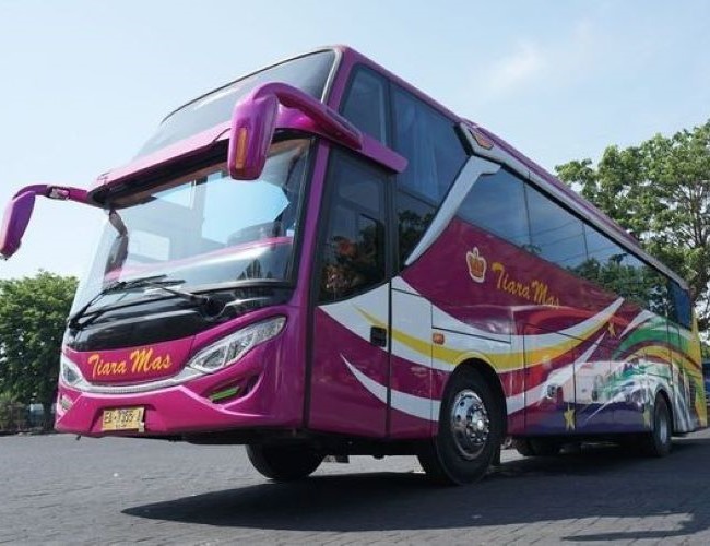 Tiara Mas Bus Surabaya Bali - Photo by RedBus