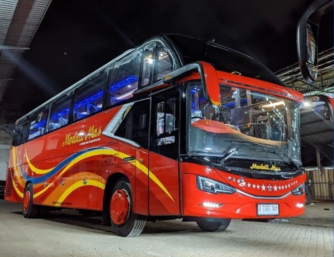 Medali Mas Bus Semarang Malang - Photo by Mobil Komersial