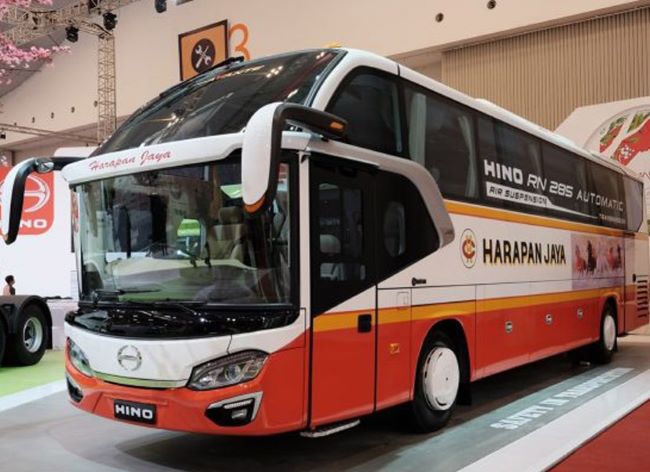 Harapan Jaya Bus Semarang Jakarta - Photo by dailytransport